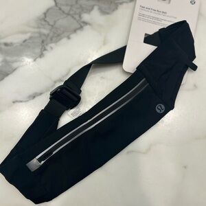 Fast and Free Run Belt with Reflective Stripe